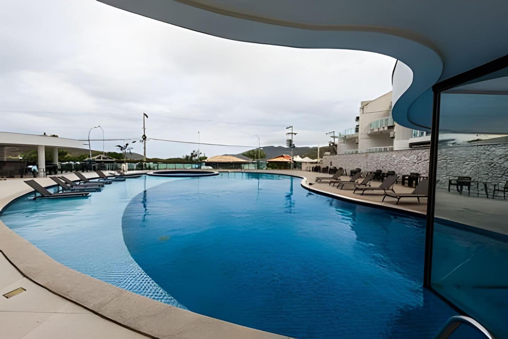 Apartamentos De 2 Quartos Com Piscina Na Praia Dos Anjos Арраял-ду-Кабу Экстерьер фото